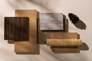 Кусочки различных материалов: дерево, бамбук, ткань